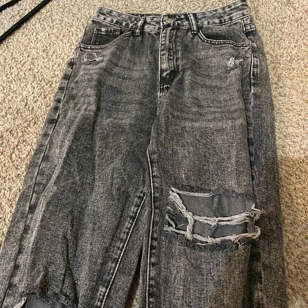 SHEIN Charcoal Ripped Mom Jeans